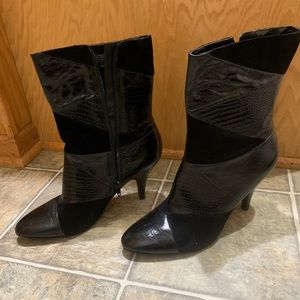 Black mid calf Nine West boots, size 10
